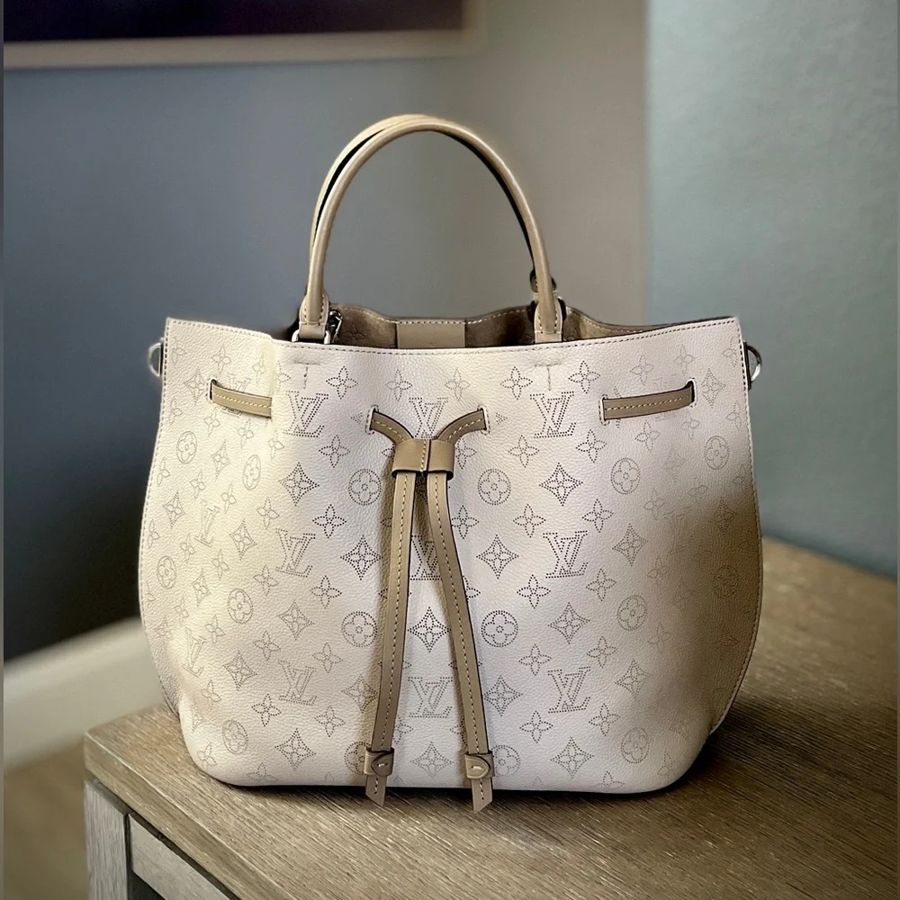 Louis Vuitton Mahina Girolata Galet - Picture 1 of 2
